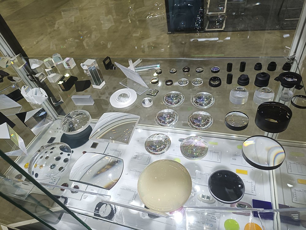 激埃特往期透鏡展品